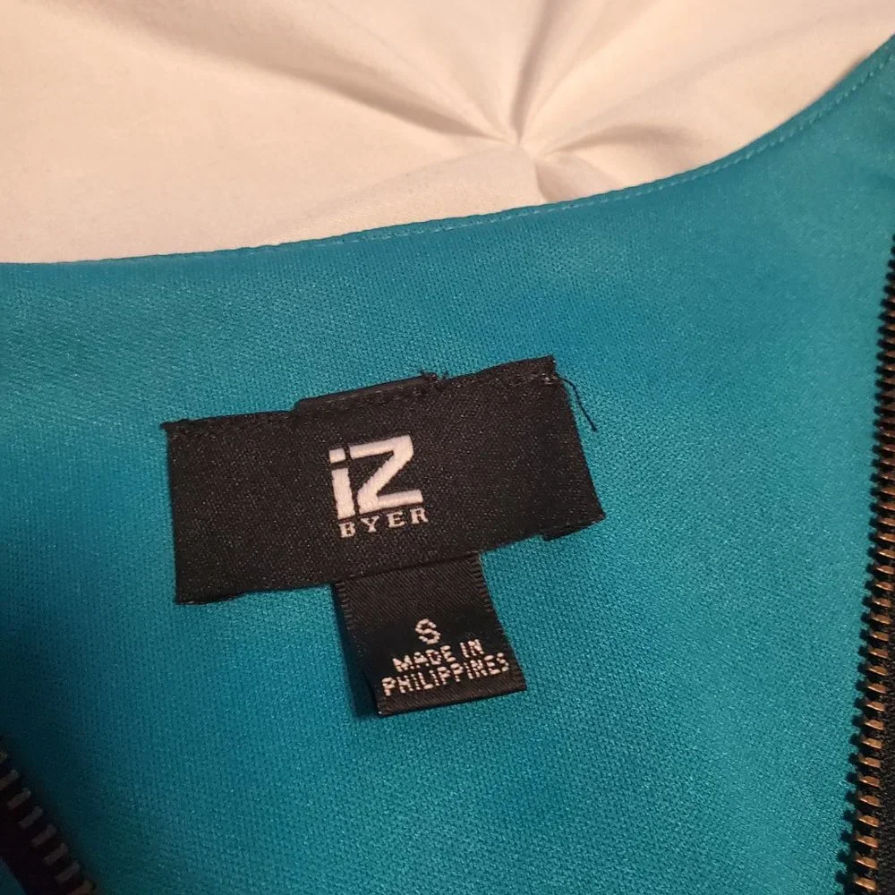 Dress - Picture 3 of 3